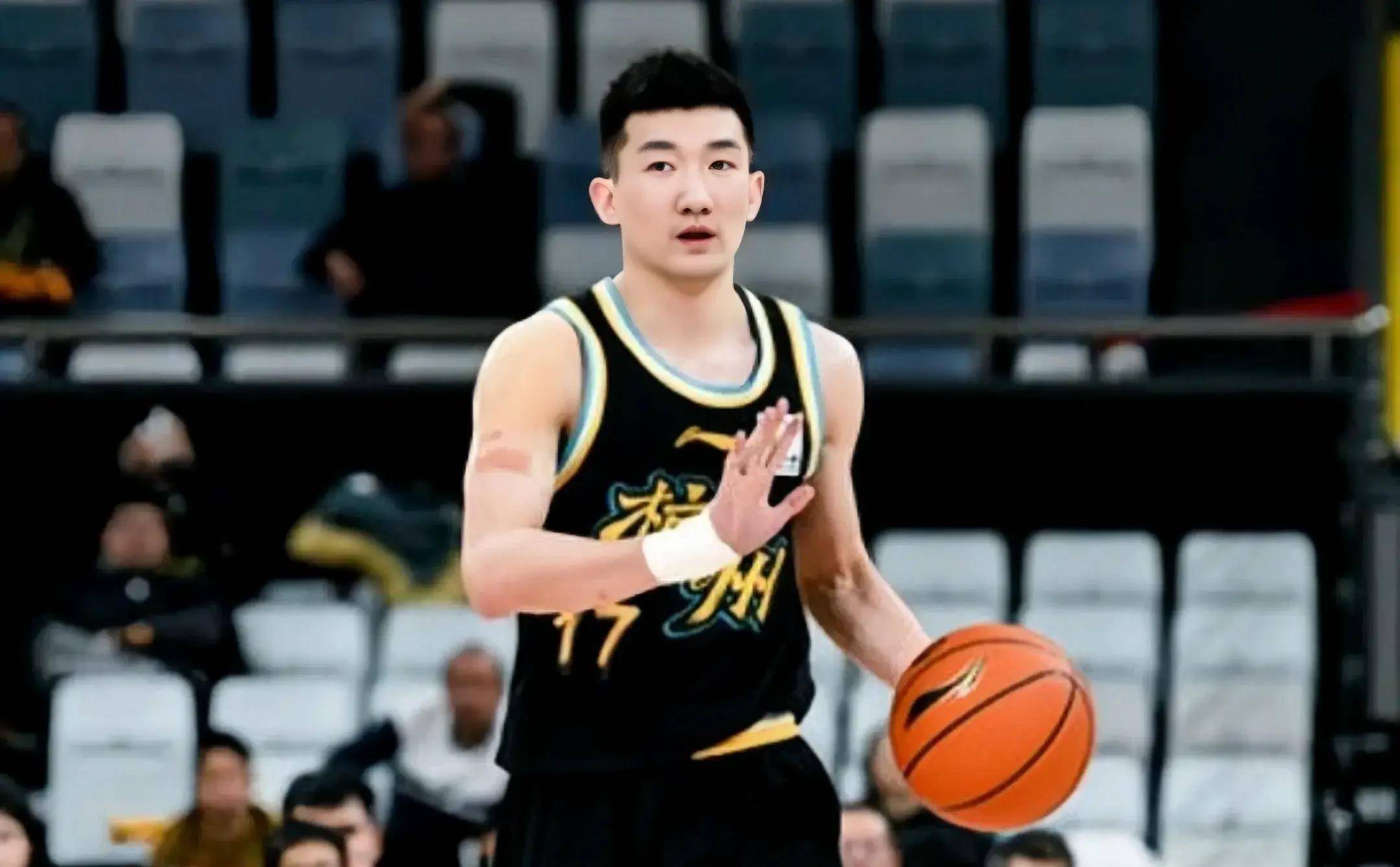 开云,kaiyun-冲刺阶段CBA常规赛传出新动向，法兰克福更衣室发声，管理层表态——话题不断，高层口径保持一致(关晓彤嘴巴里传出娇媚的哼唧声)