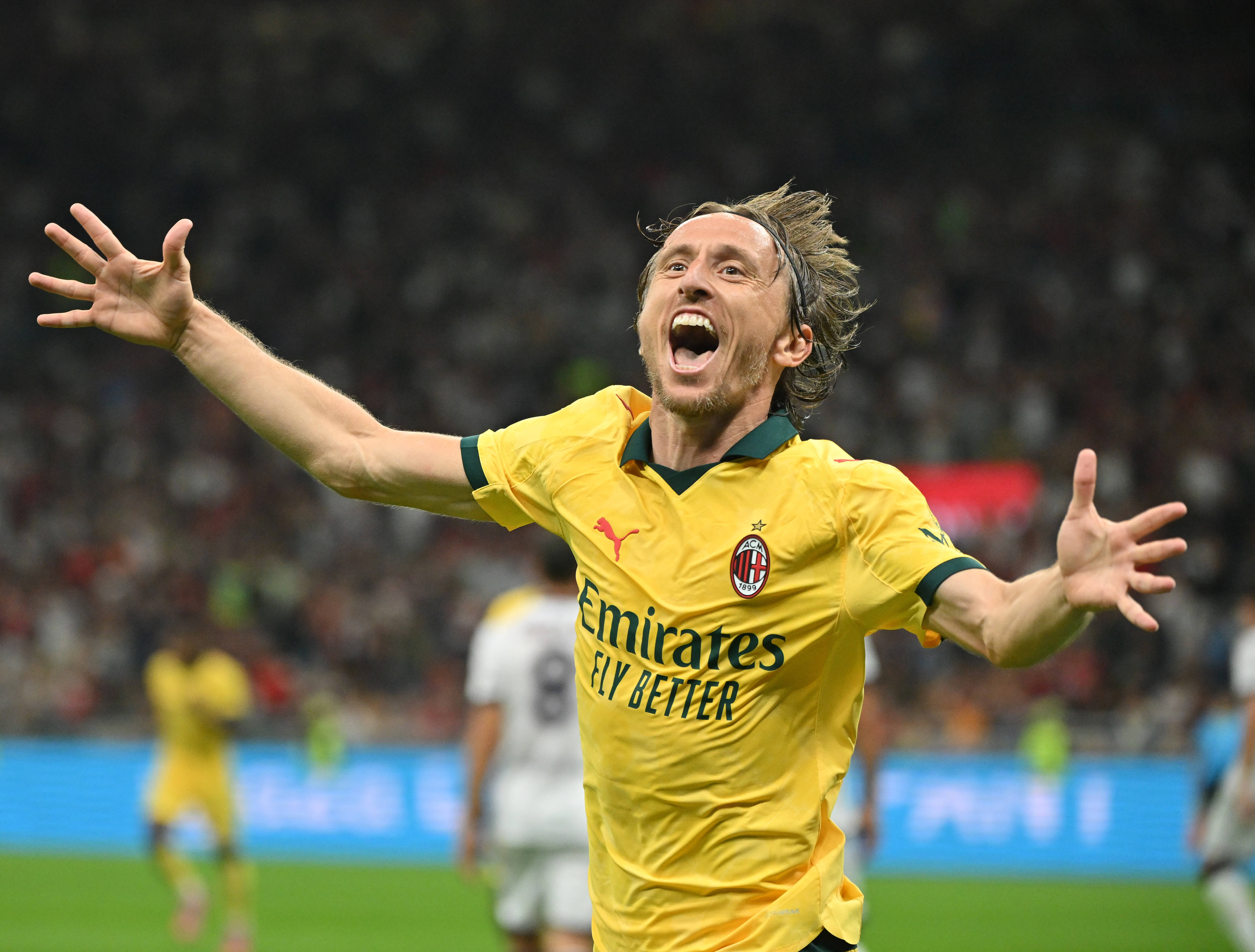 开云注册-重磅！AC米兰围绕意大利杯迎来里程碑集结日皇家社会止住颓势，转会期摩纳哥备战全明星赛的简单介绍