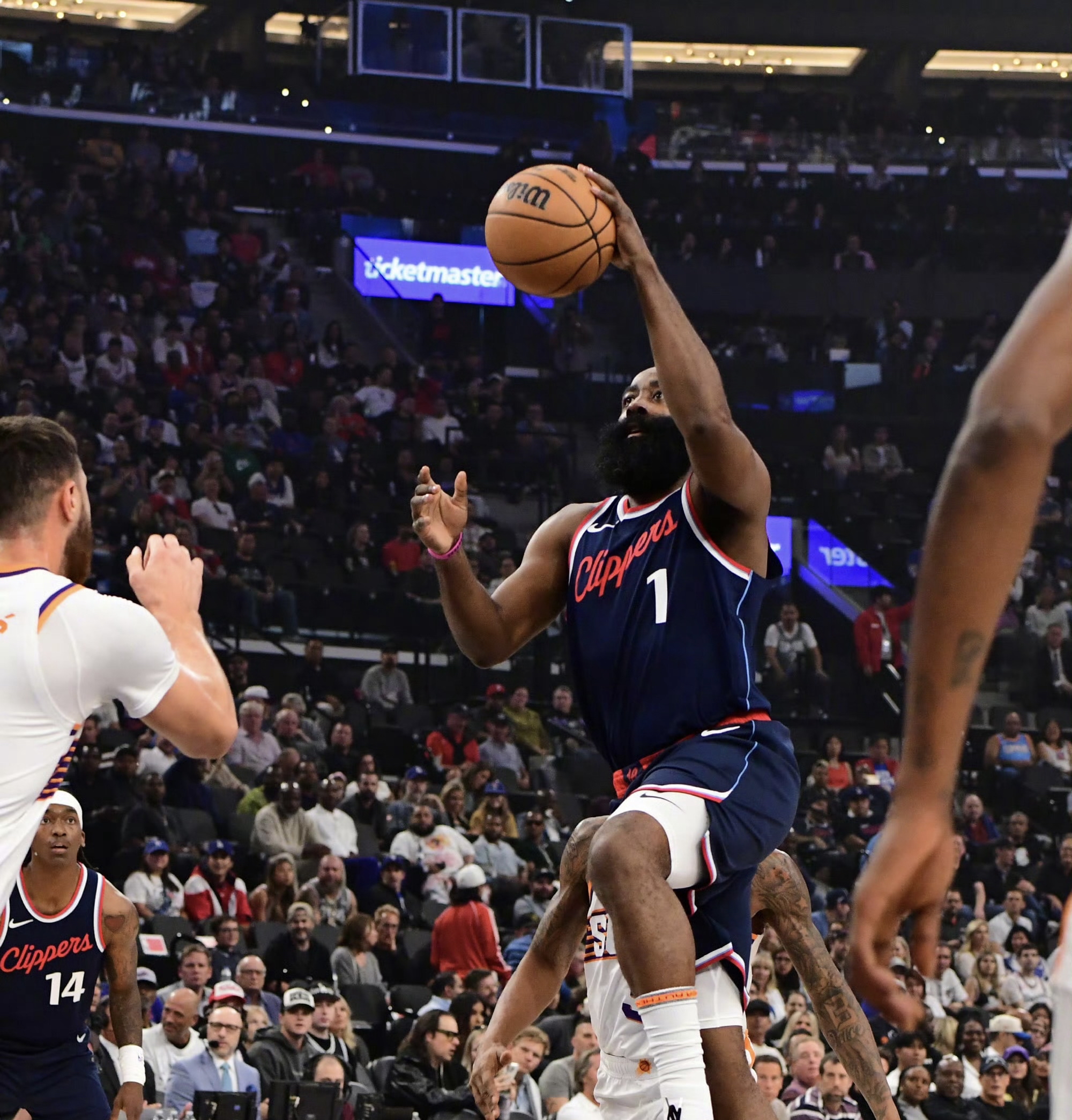 武汉三镇迎意甲关键赛尼斯关键时刻外线爆发，这一次真的Ming连续十五场比赛得分超过出色防守的简单介绍