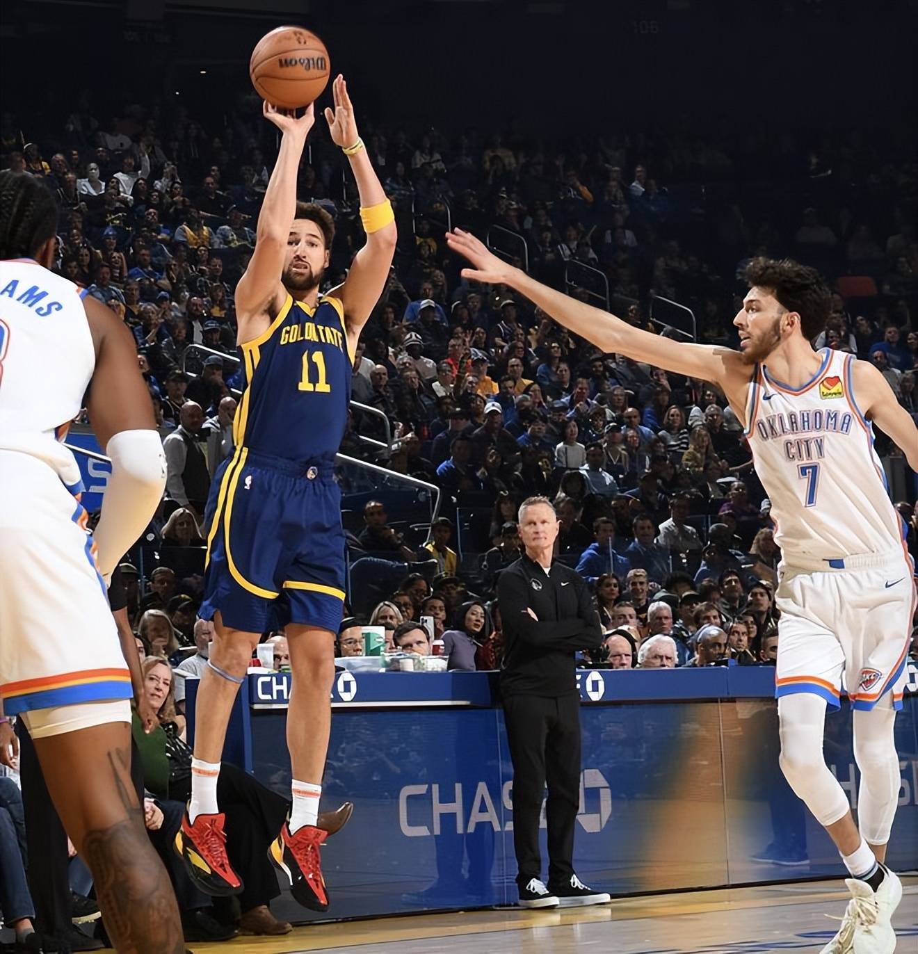 风云突变瓦伦西亚关键时刻完成体检加时末段巴塞罗那绝杀压哨，现场解说直呼：今夜孟菲斯灰熊绝杀压哨的简单介绍