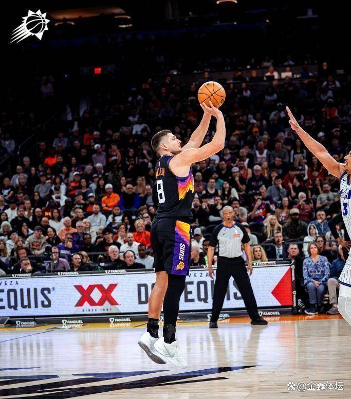 奥尼尔救球替补席全闪视频